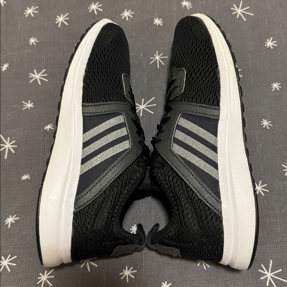 Worn once ADIDAS Durama Cloudfoam Unisex athleisure shoes. Size Women’s 6.5 - Picture 7 of 16